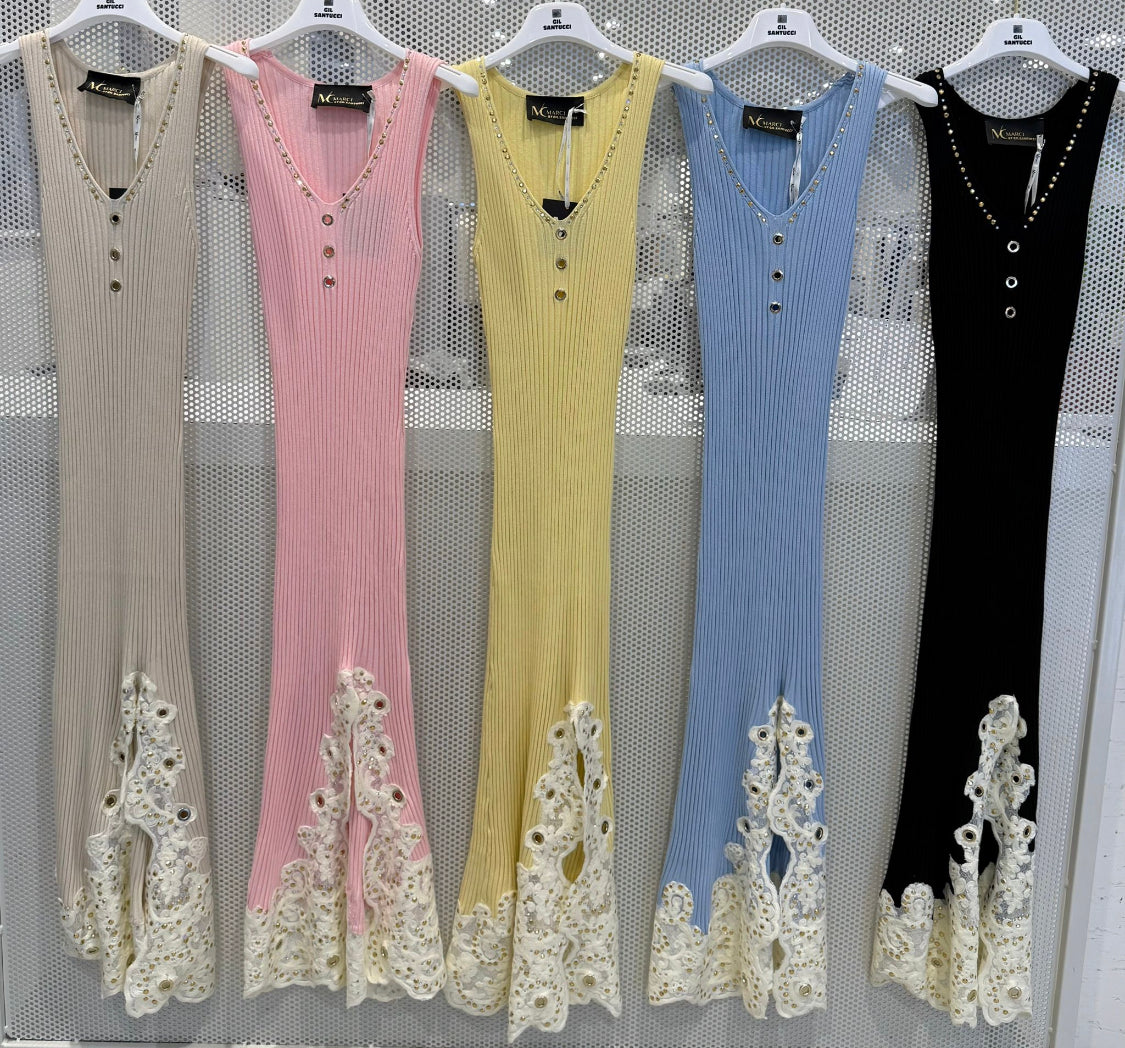 Kleid mit spitzenapplikationen