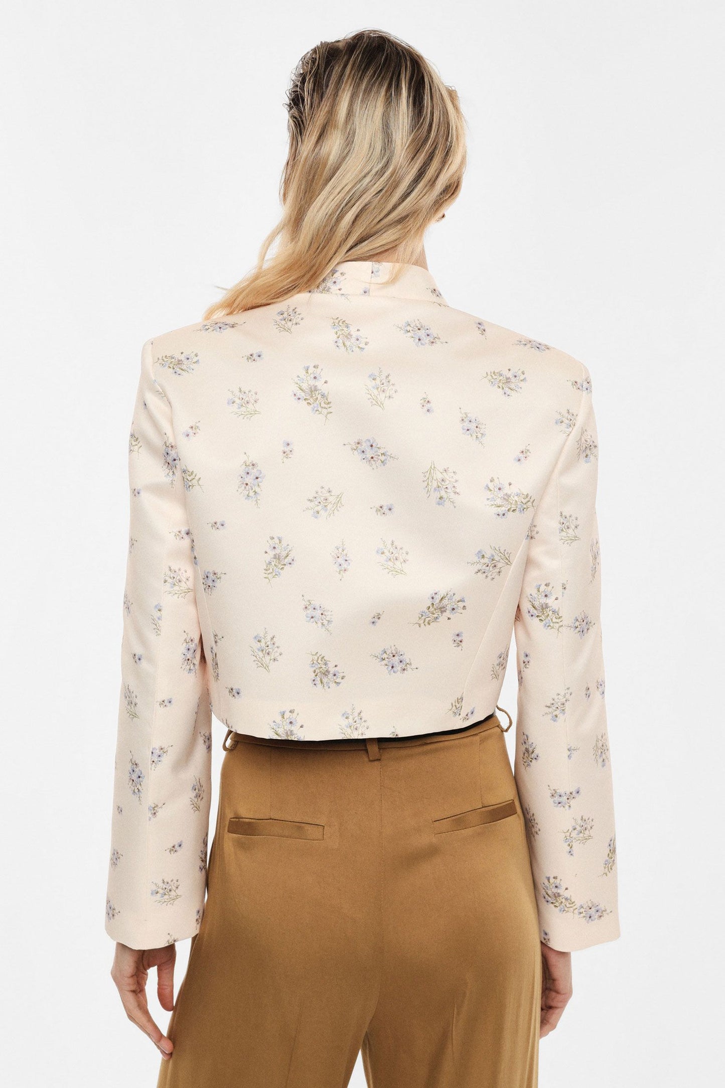 Kurzer, geblümter Blazer
