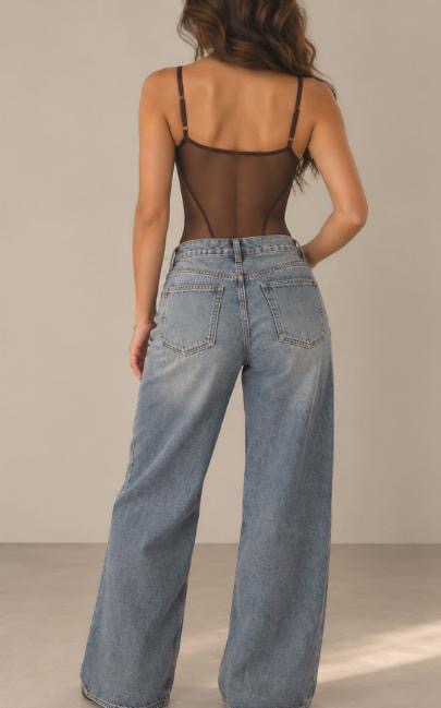 Body mit transparenten Mesh-Einsätzen