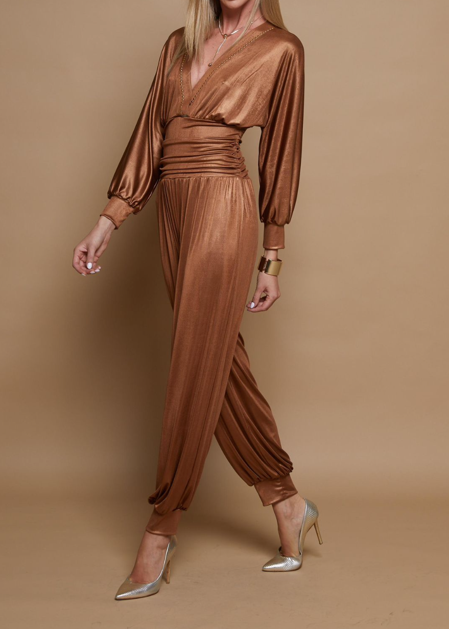 Gil Santucci Overall