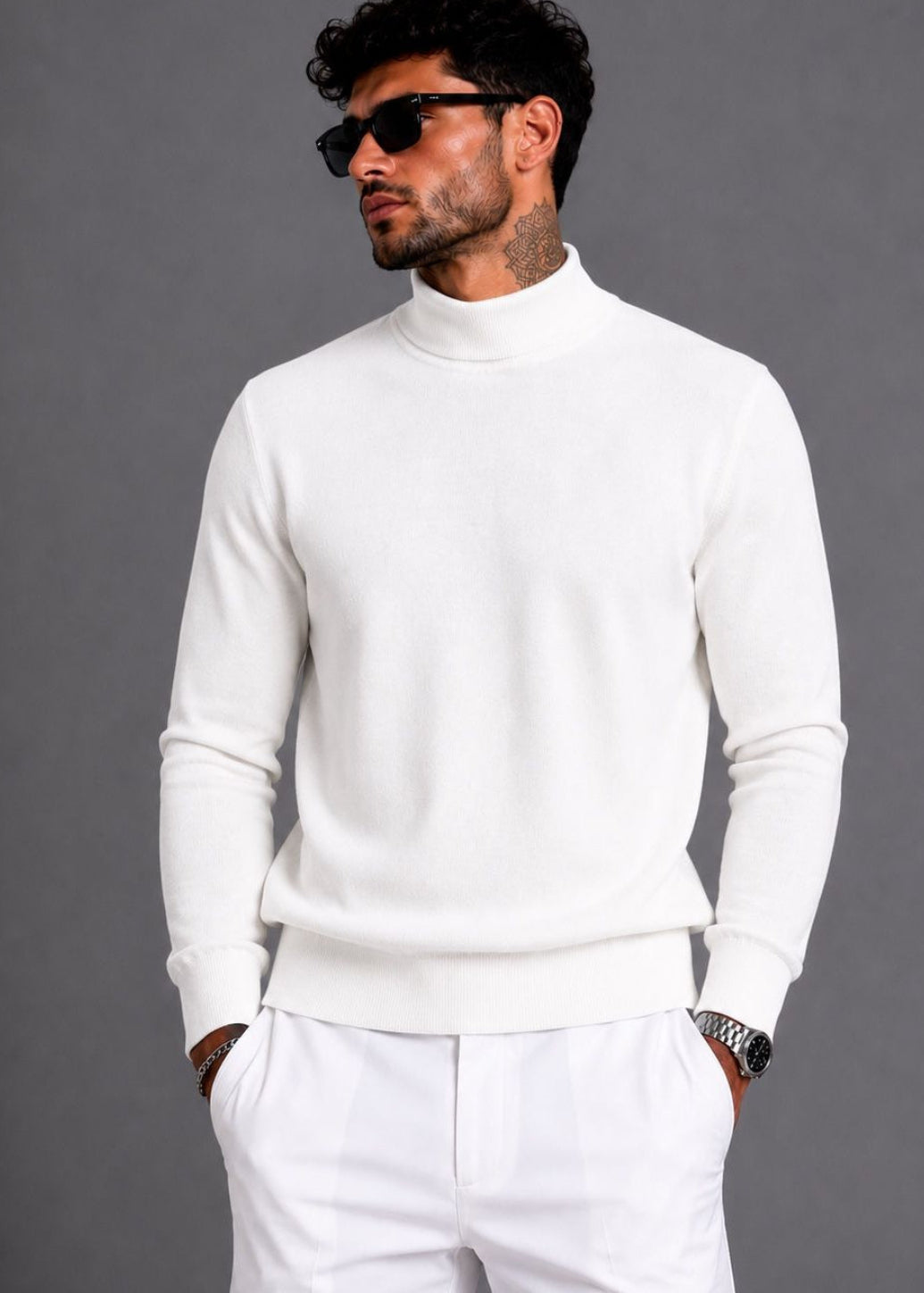 Feinstrickpullover mit hohem kragen
