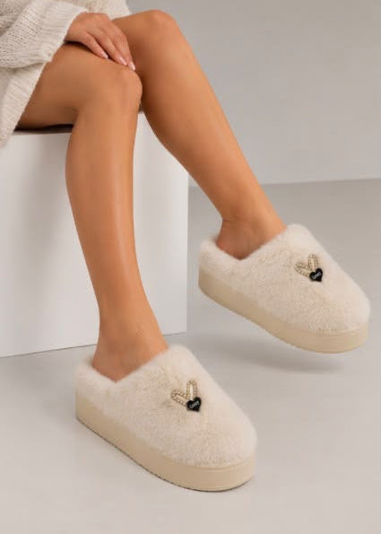 Kuschel-Pantoffeln in Teddy-Optik
