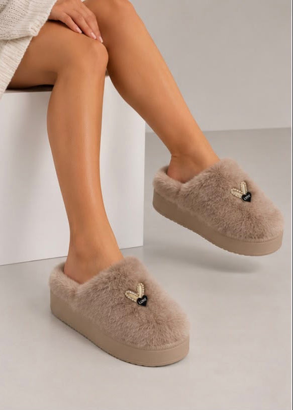 Kuschel-Pantoffeln in Teddy-Optik