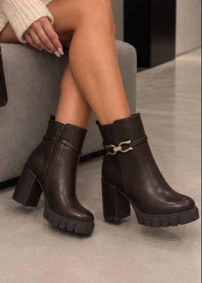 Elegante Stiefeletten mit Blocksatz