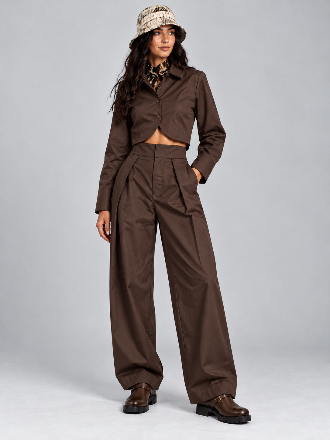 Zweiteiler mit Cropped Hemd und weiter Hose